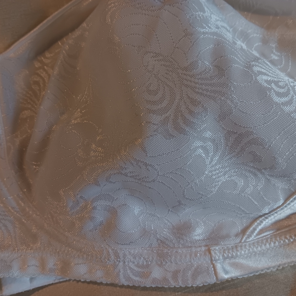 Just My Size White 50DD Jacquard Bra Intimates C3